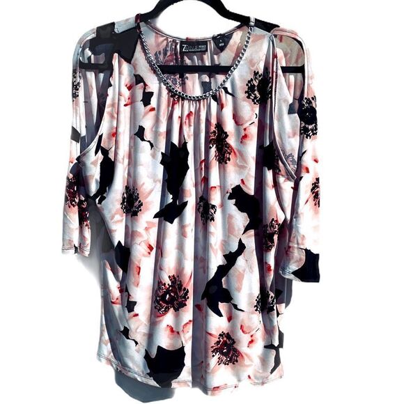 Floral Cold Shoulder Top - Picture 1 of 13